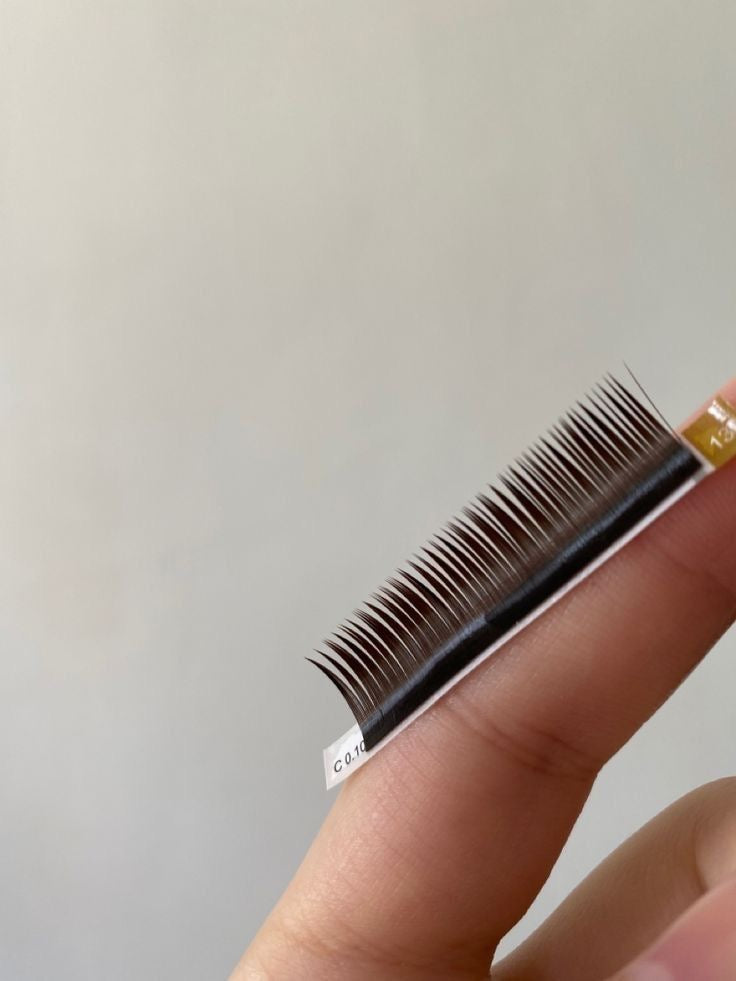 How to Clean Eyelash Extensions Properly: Client Aftercare Guide