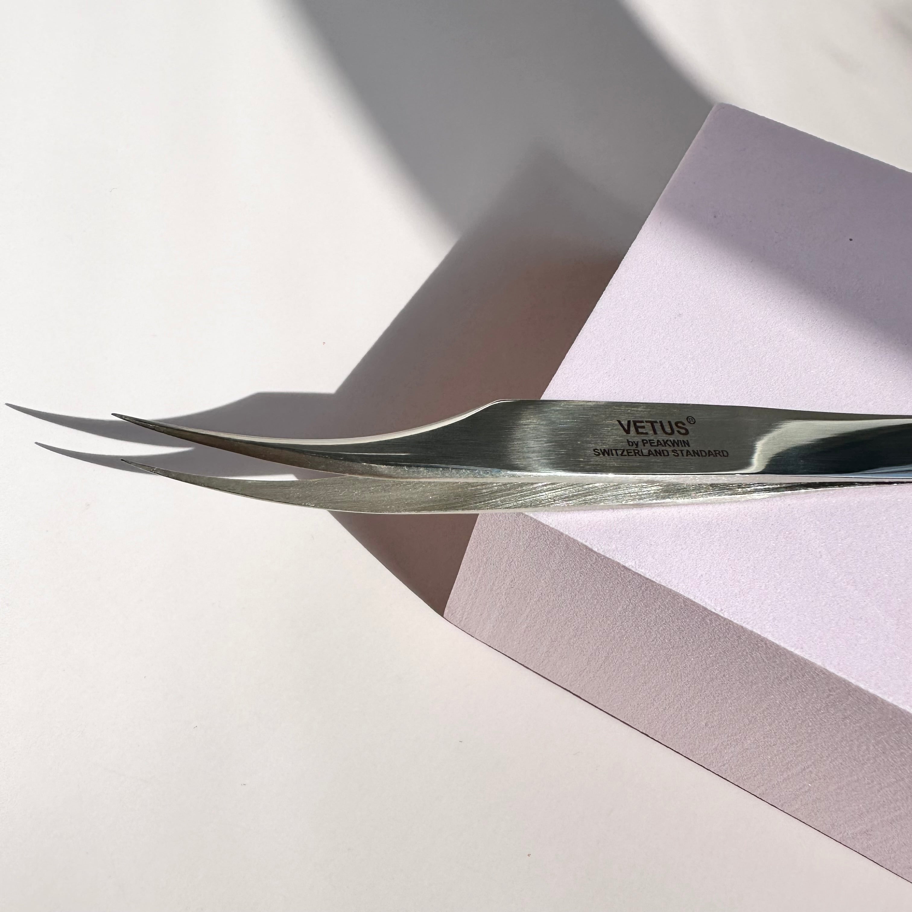 Curved Lash Tweezer VETUS (MCS-18) - Precision Curved Tweezers - LaviLash