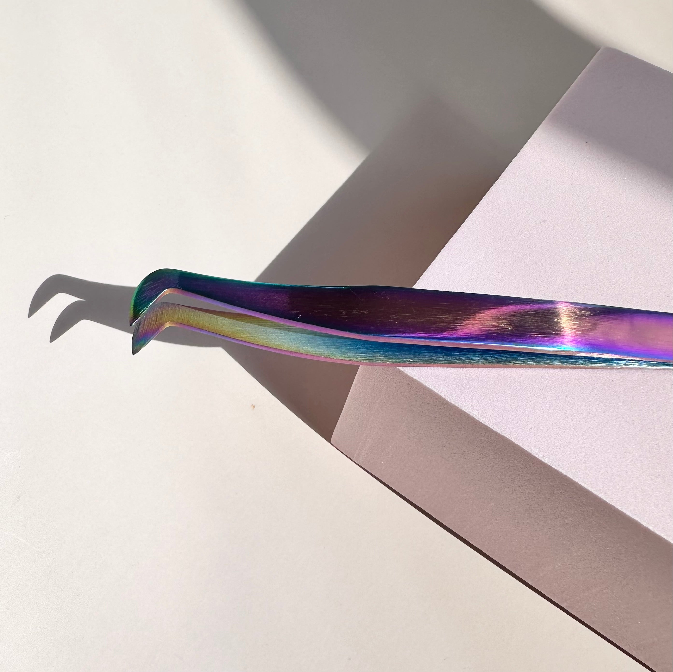 Lavilash - Curved Tweezers