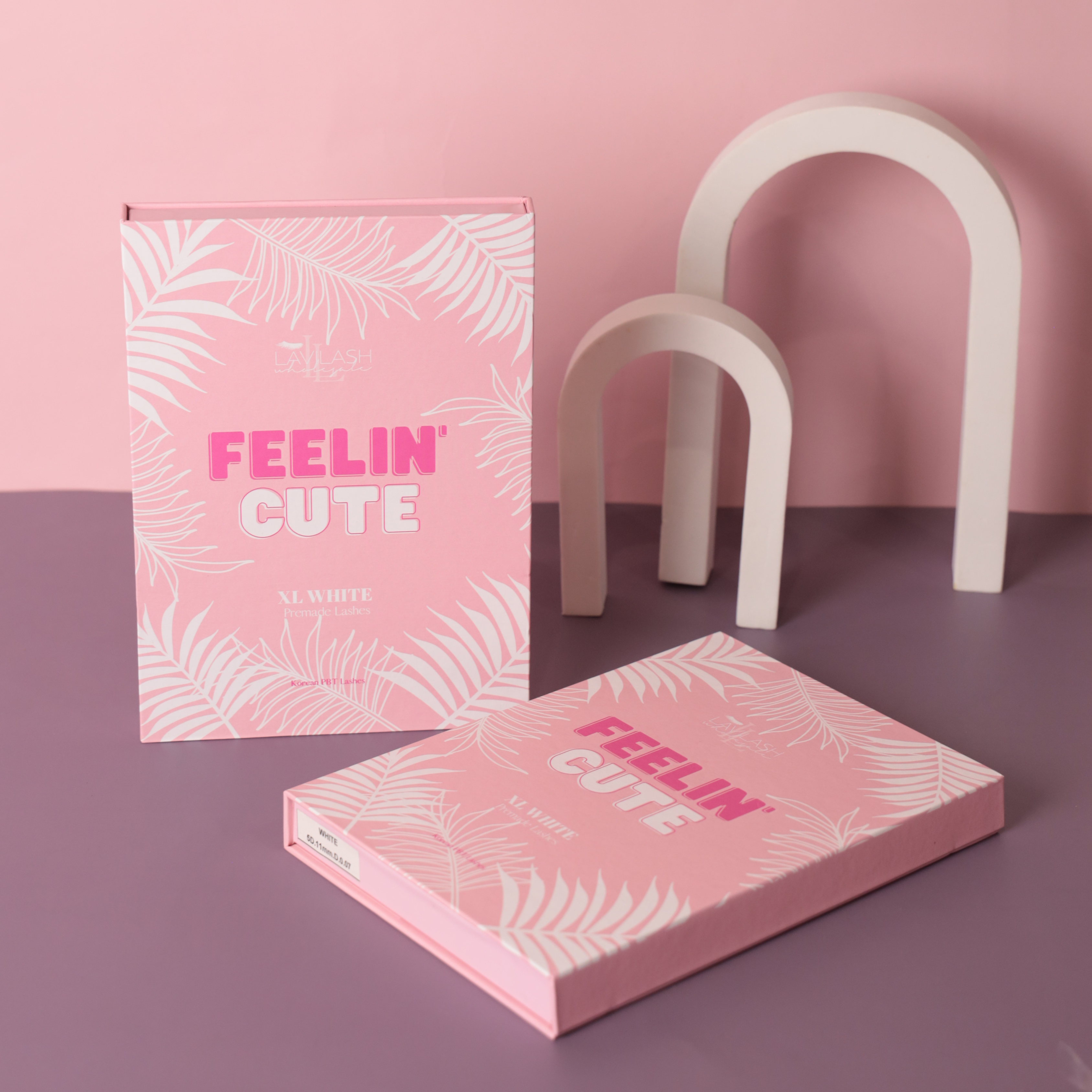 XL White Eyelashes - LaviLash Wholesale