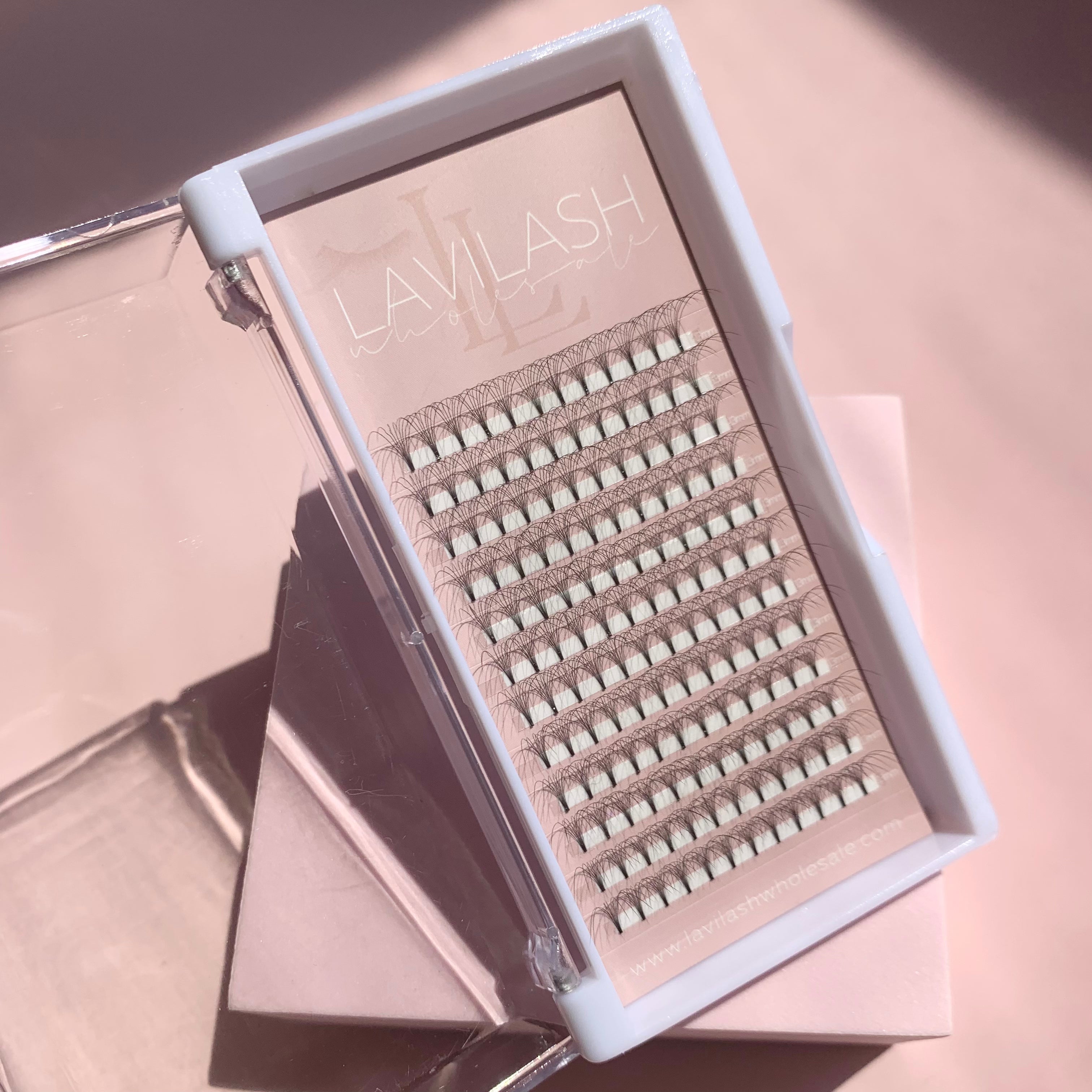 LaviLash 10D Premade Lashes in Acrylic Trays