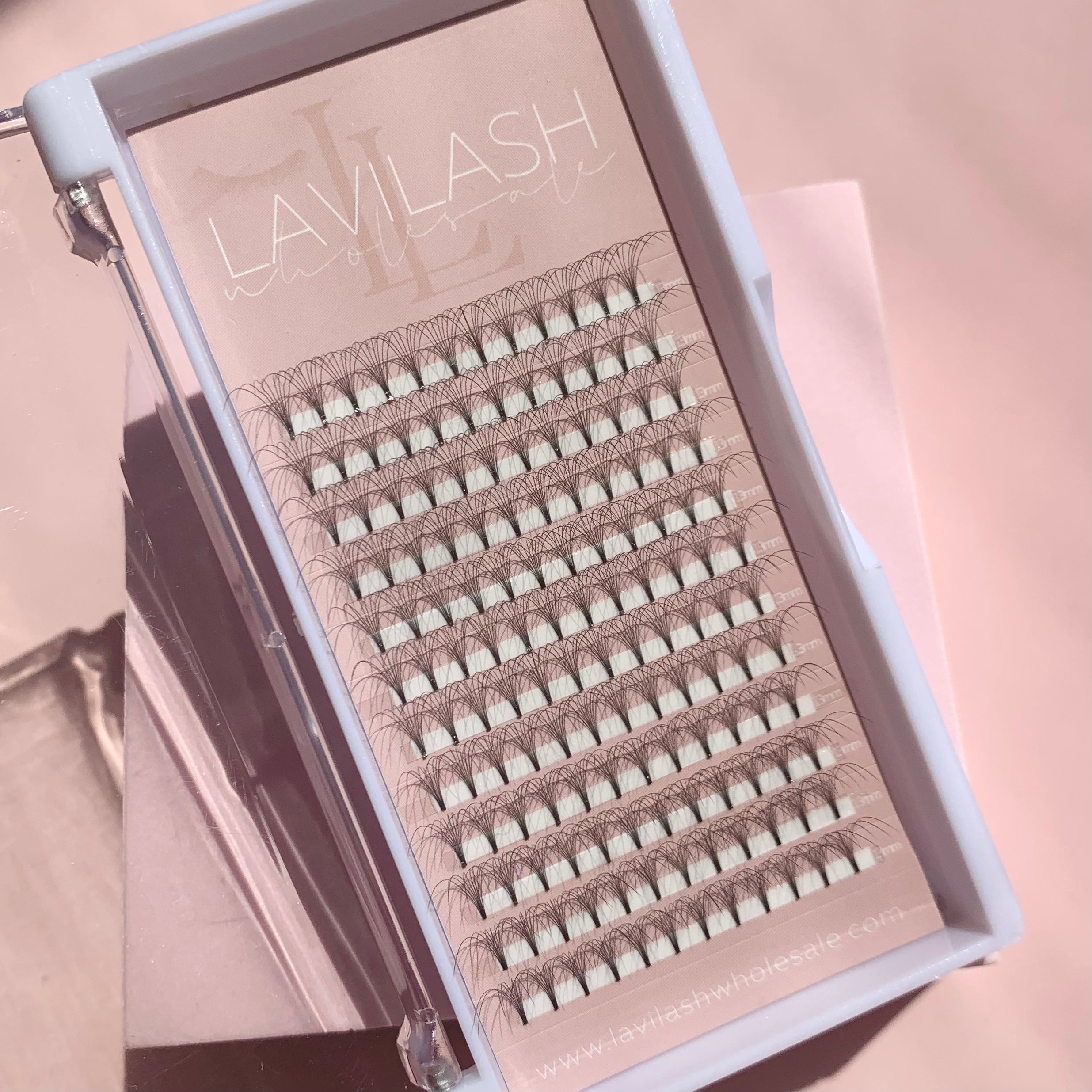 10D Premade Lashes in Acrylic Trays