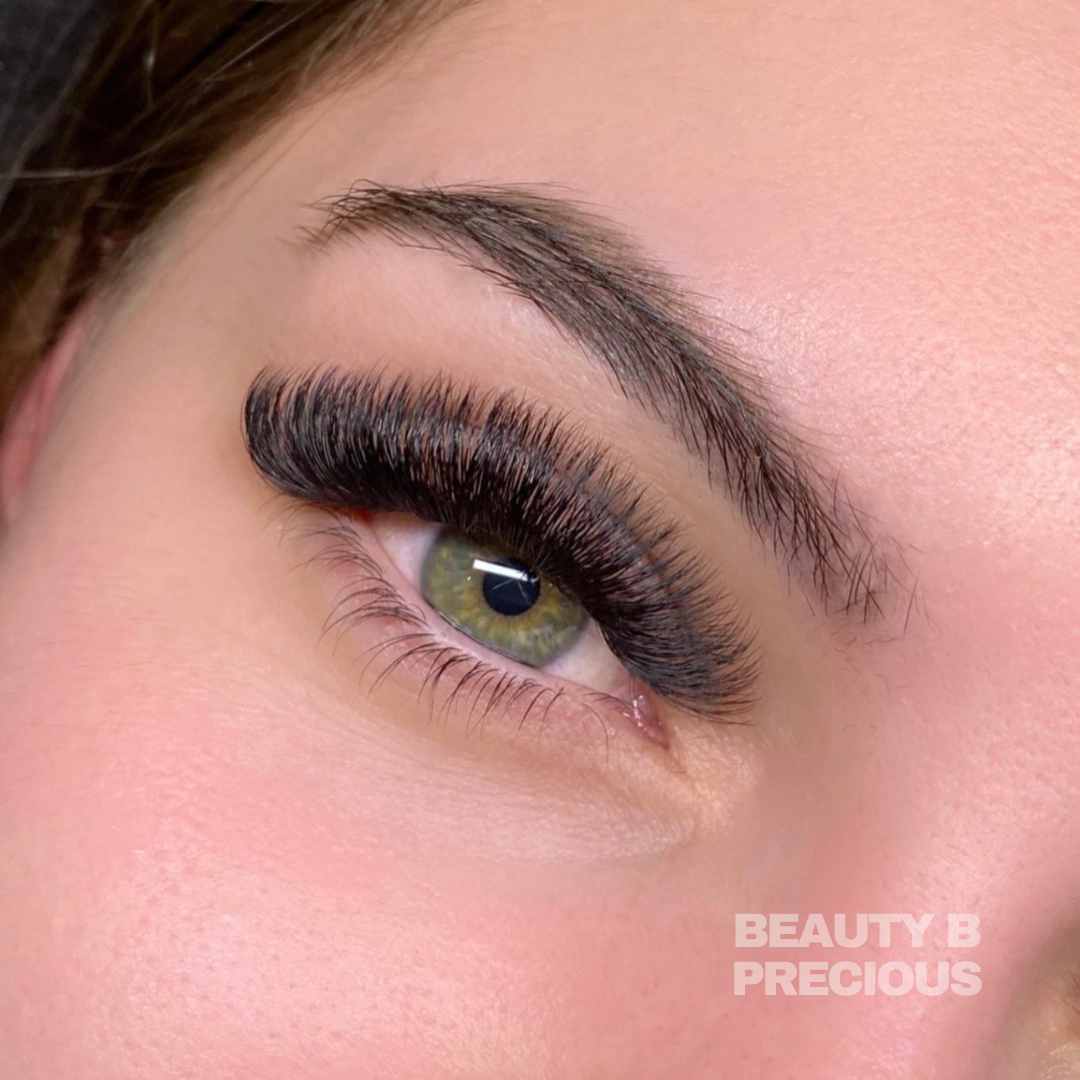 Full volume lash extension set created using LAVILASH XL 7D Premade Lashes