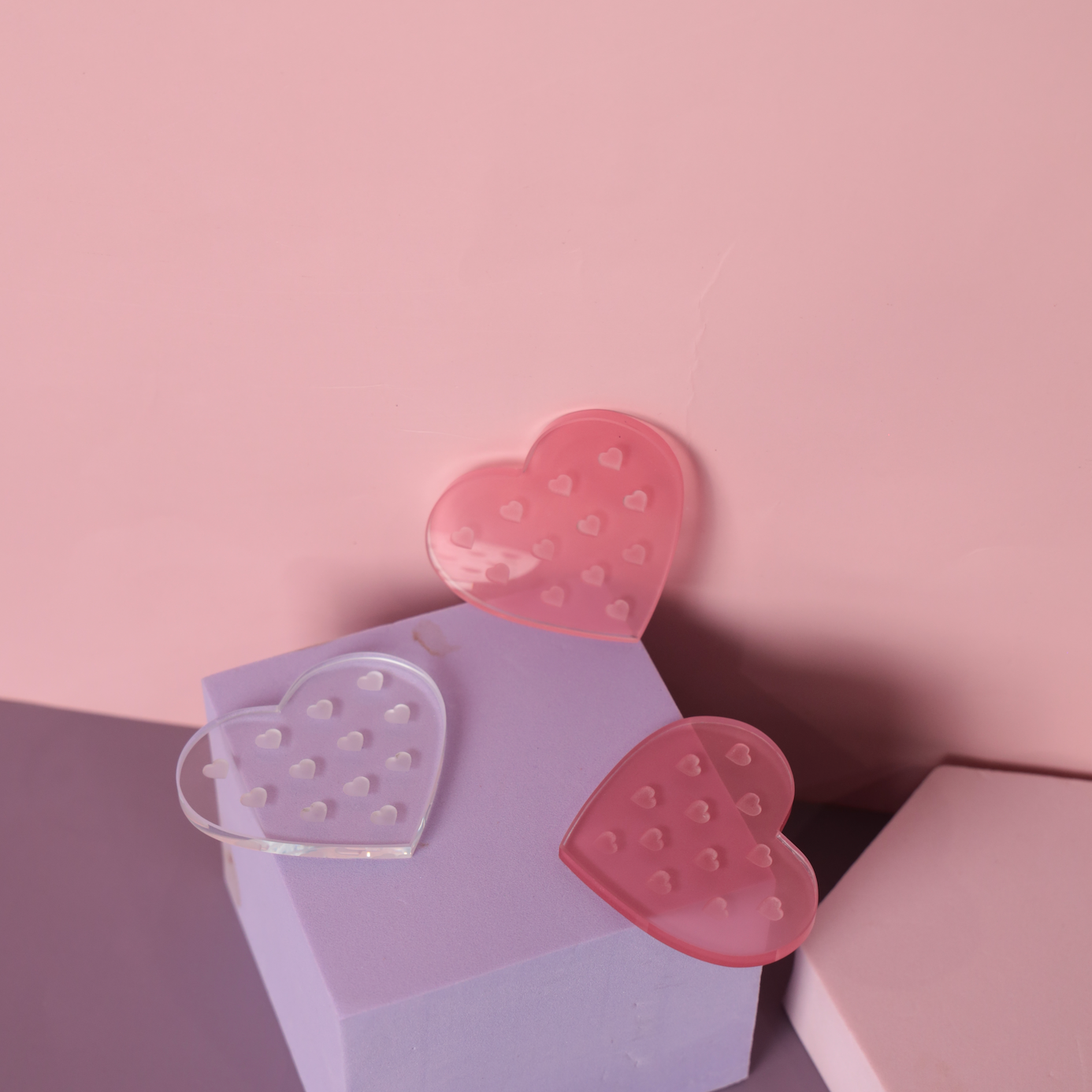 Glass Heart Adhesive Tiles - Mess-Free Lash Adhesive Setup