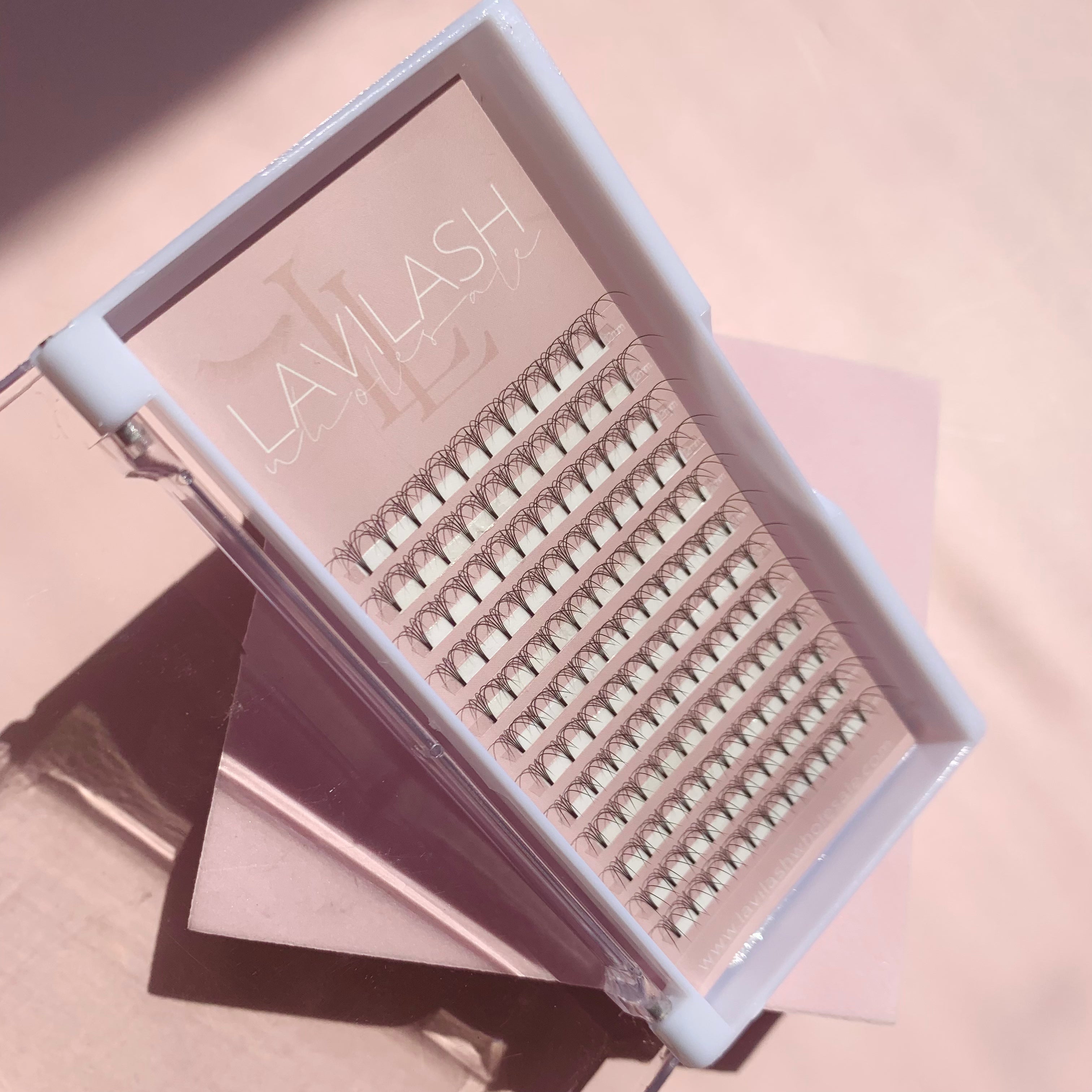 4D Premade Eyelashes in Acrylic Trays