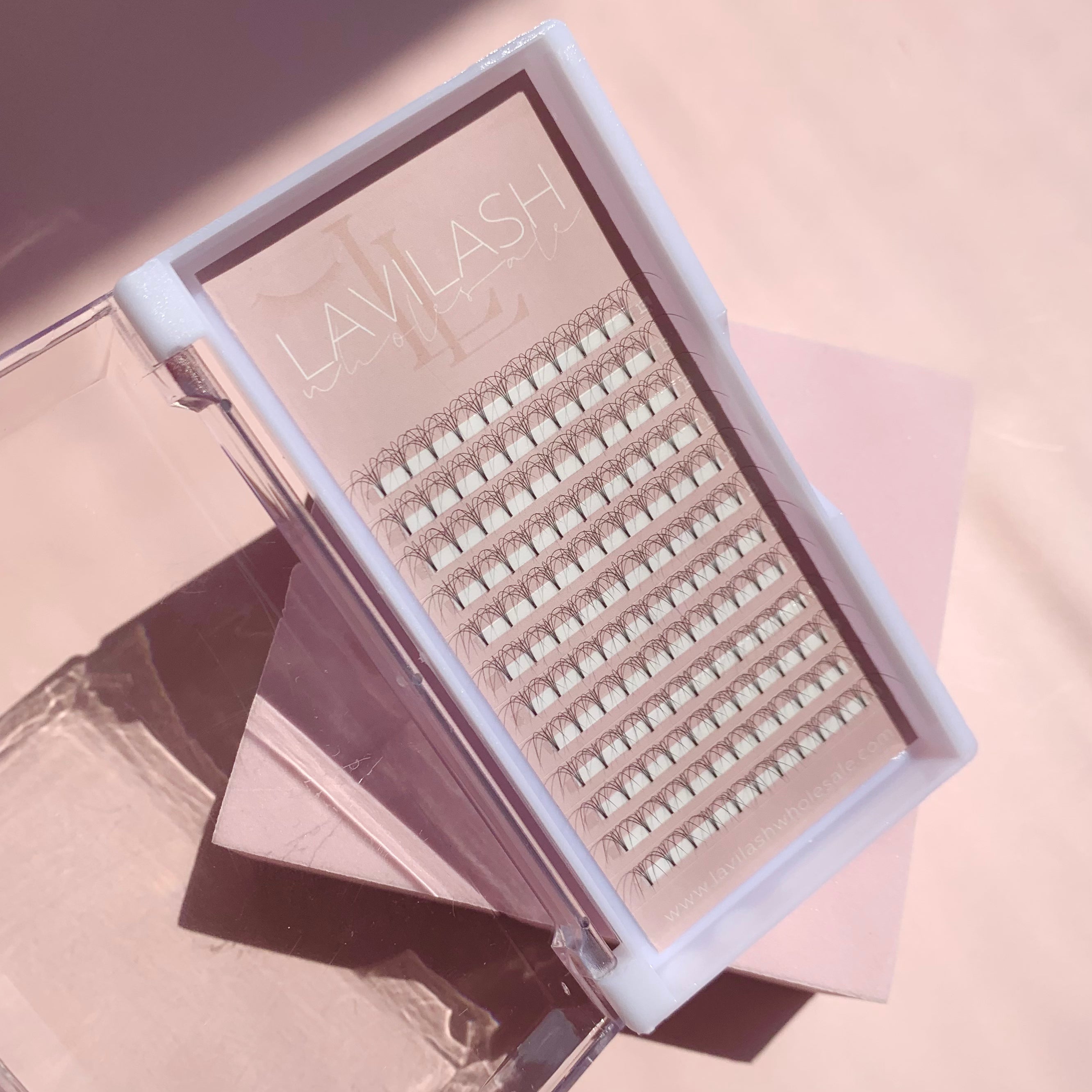 4D Premade Lashes in Acrylic Trays