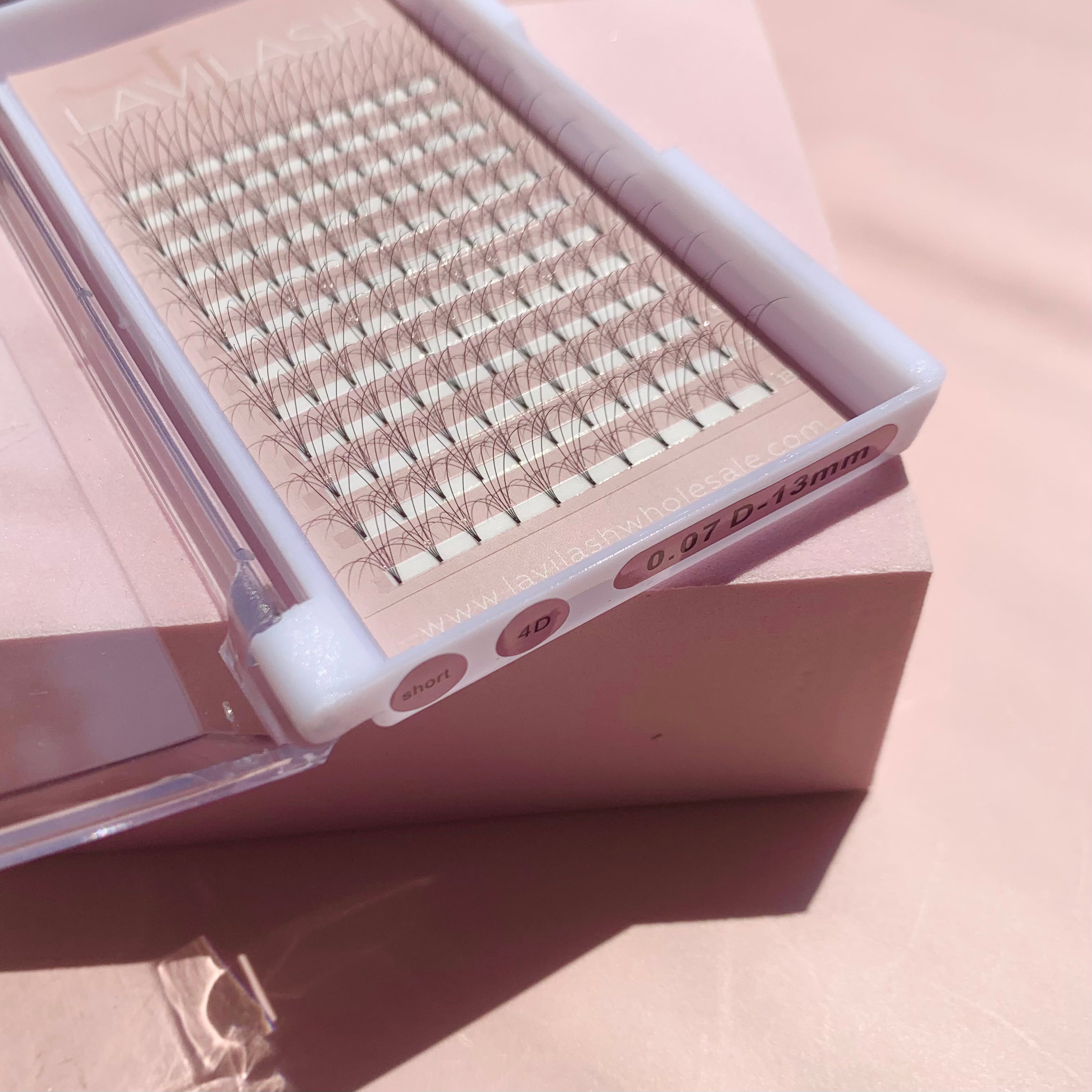 4D Eyelashes - LaviLash 4D Premade Lashes in Acrylic Trays