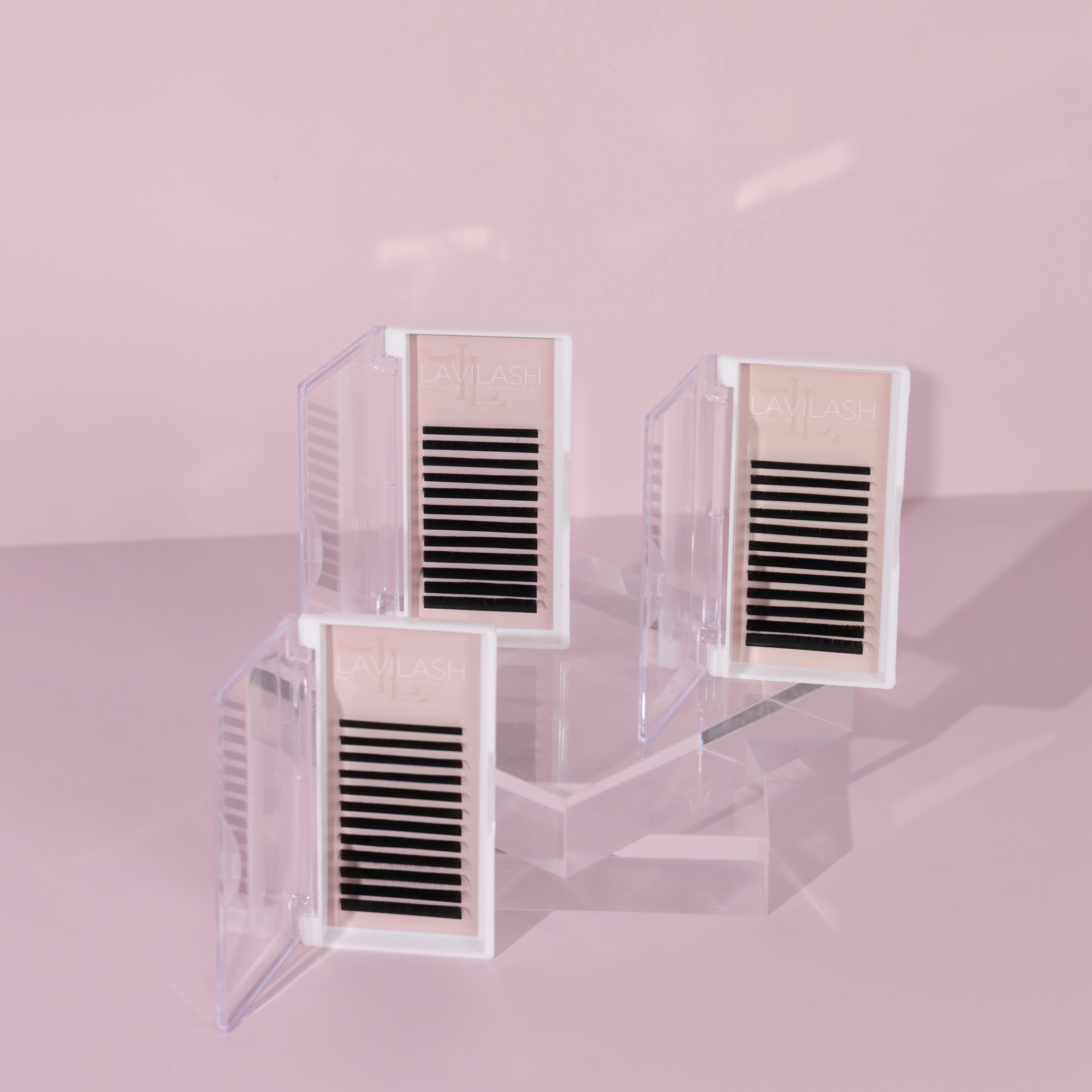 LaviLash Classic Flat Lashes in Acrylic Trays
