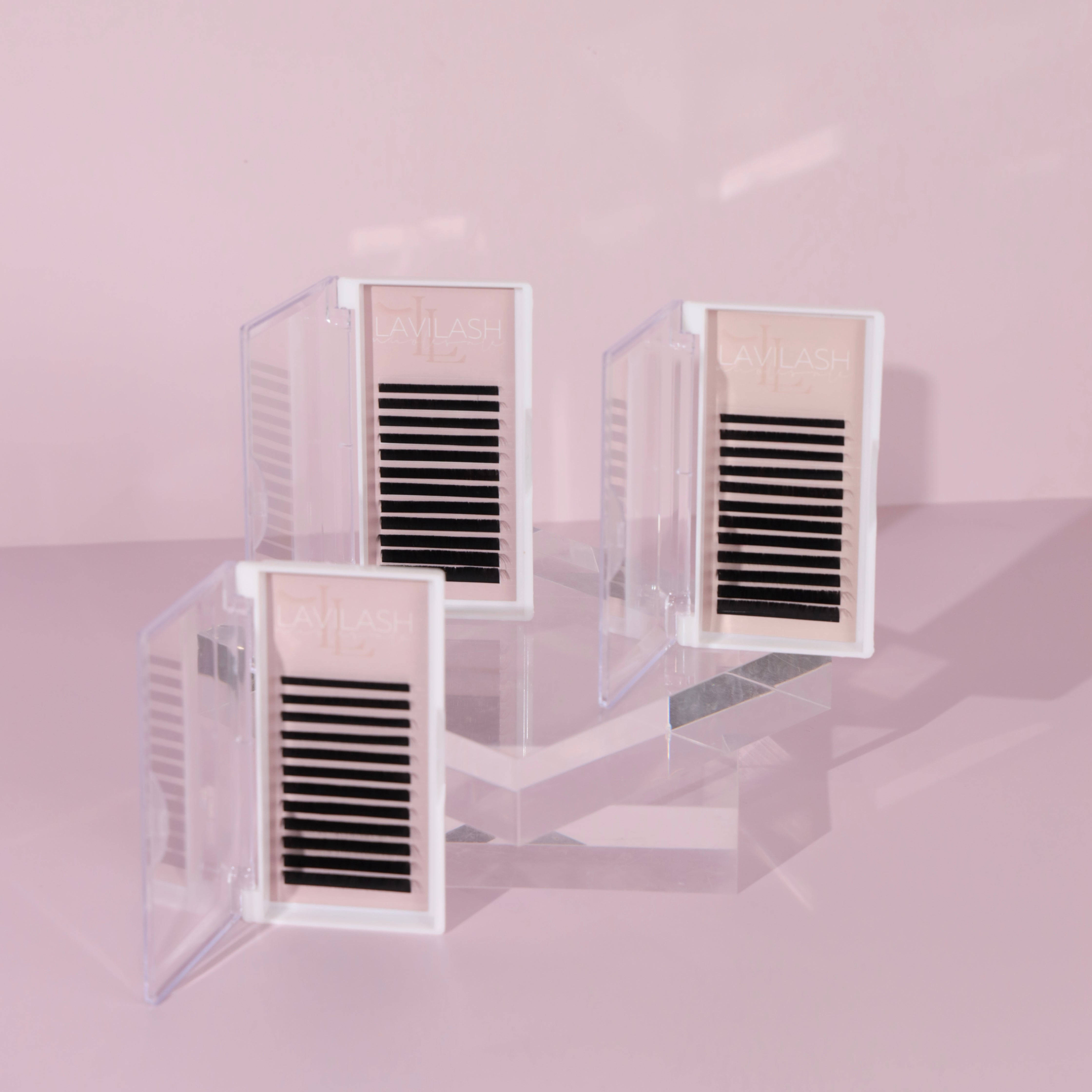 Classic Flat Eyelashes in Acrylic Trays